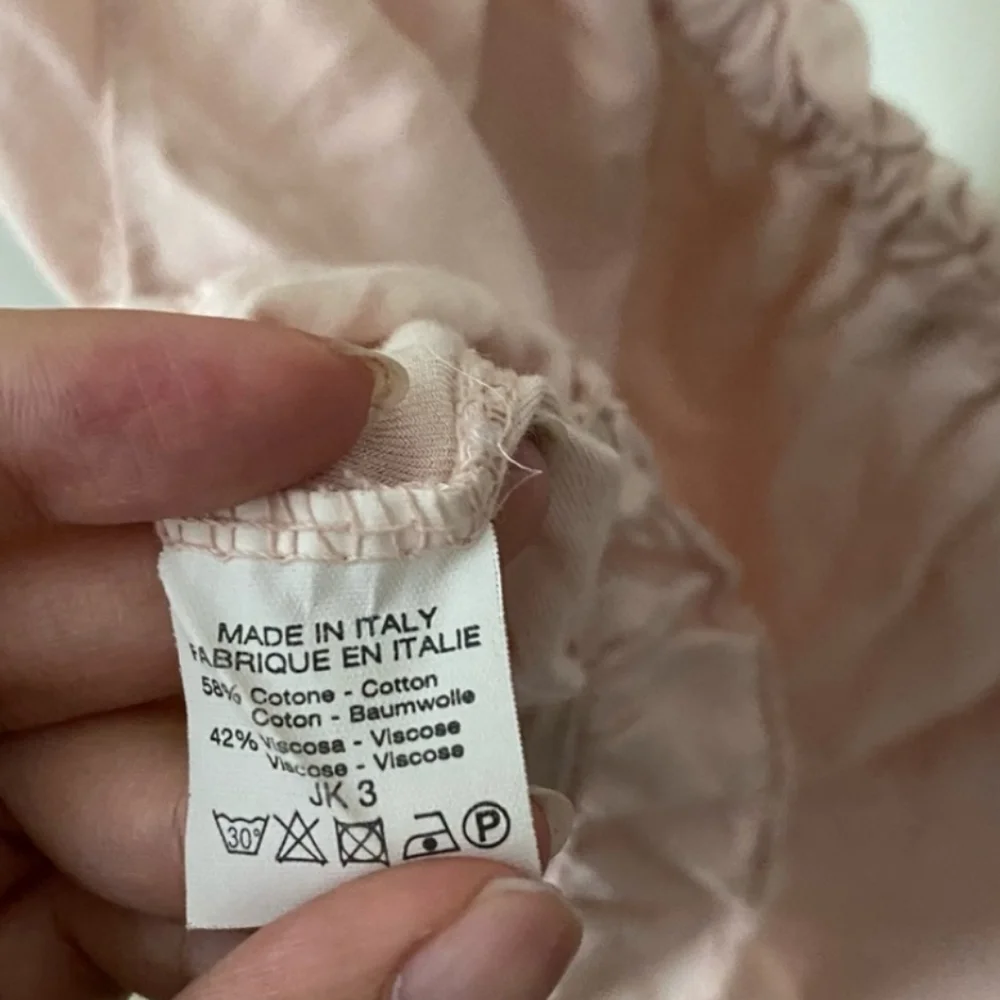 Brandy Melville Ezra off the shoulder top - Picture 3 of 5